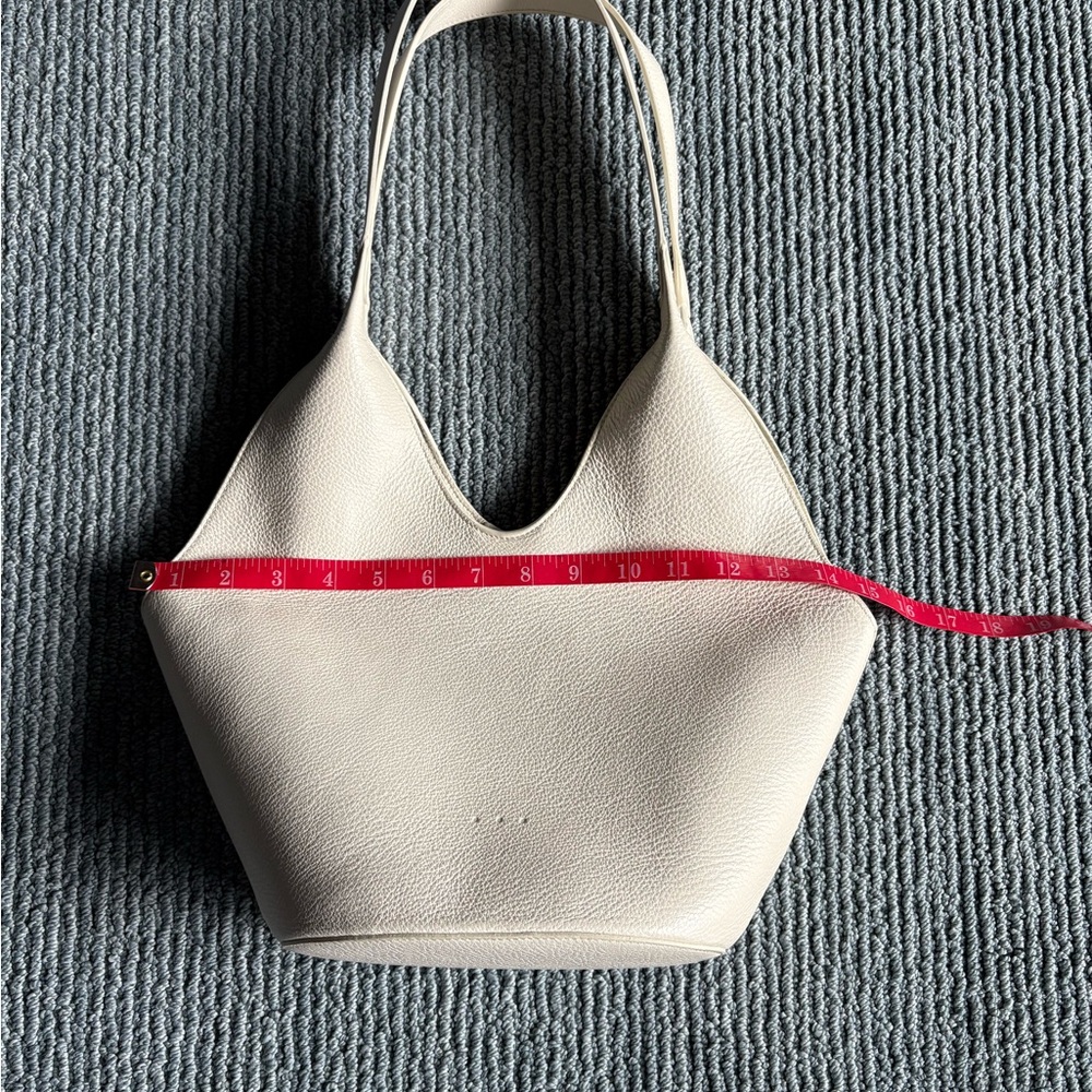 Aesther Ekme Phantom Bucket shoulder handbag in Creme used 2x - Picture 9 of 11